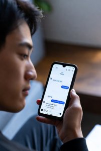 그래서 이 관계를 계속 붙잡을지, 내려놓을지