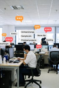 다들 바쁘다고 말하지만, 사실은 비어 있다